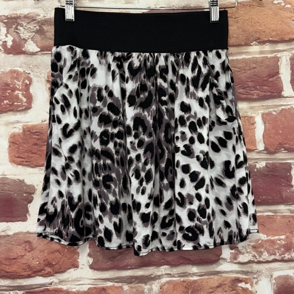 Vintage Amy Byer Skirt Women's Medium Black White Animal Print Pocketed Pull On